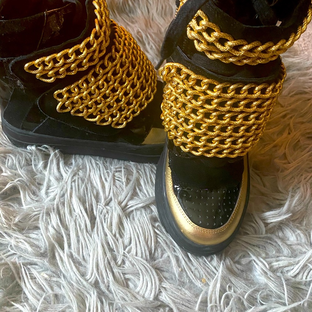 Authentic Jeffrey Campbell Chain Sneakers😌😌